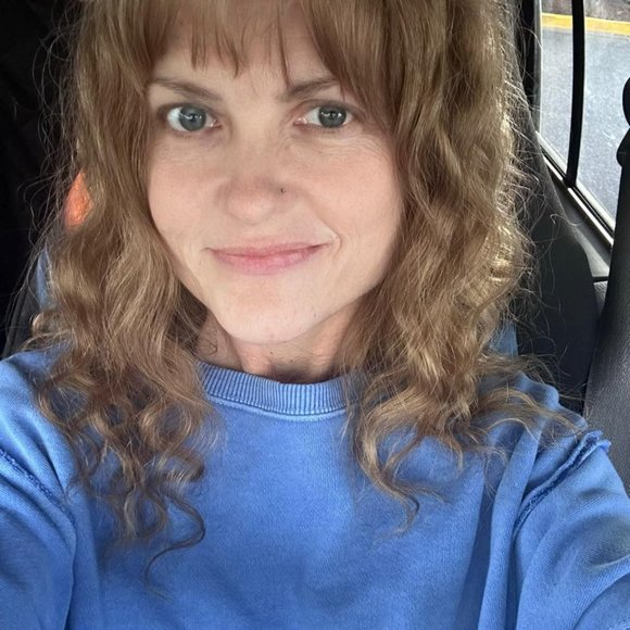 Meet your Posher, Michelle - Picture 2 of 6